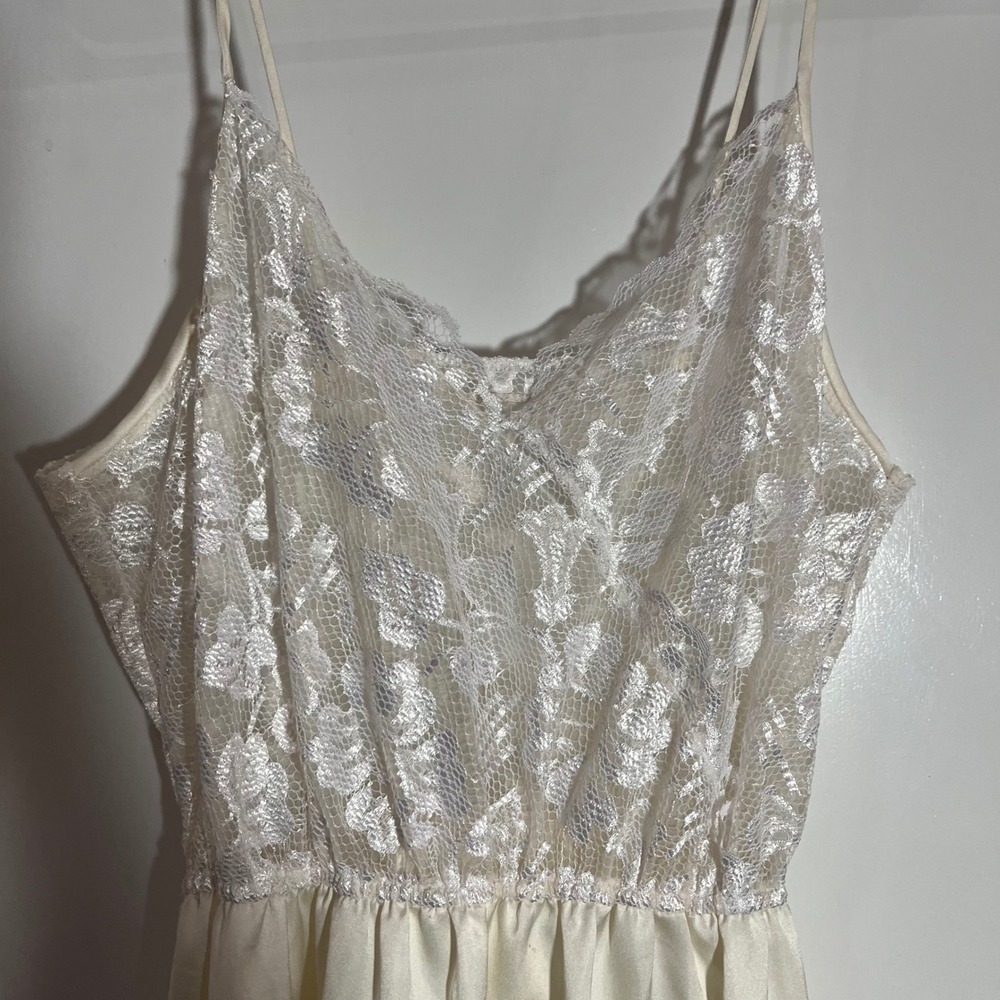 Vintage Ivory Lace Maxi Nightgown Satin Spaghetti Strap Bridal Sleepwear Gown - Picture 2 of 5